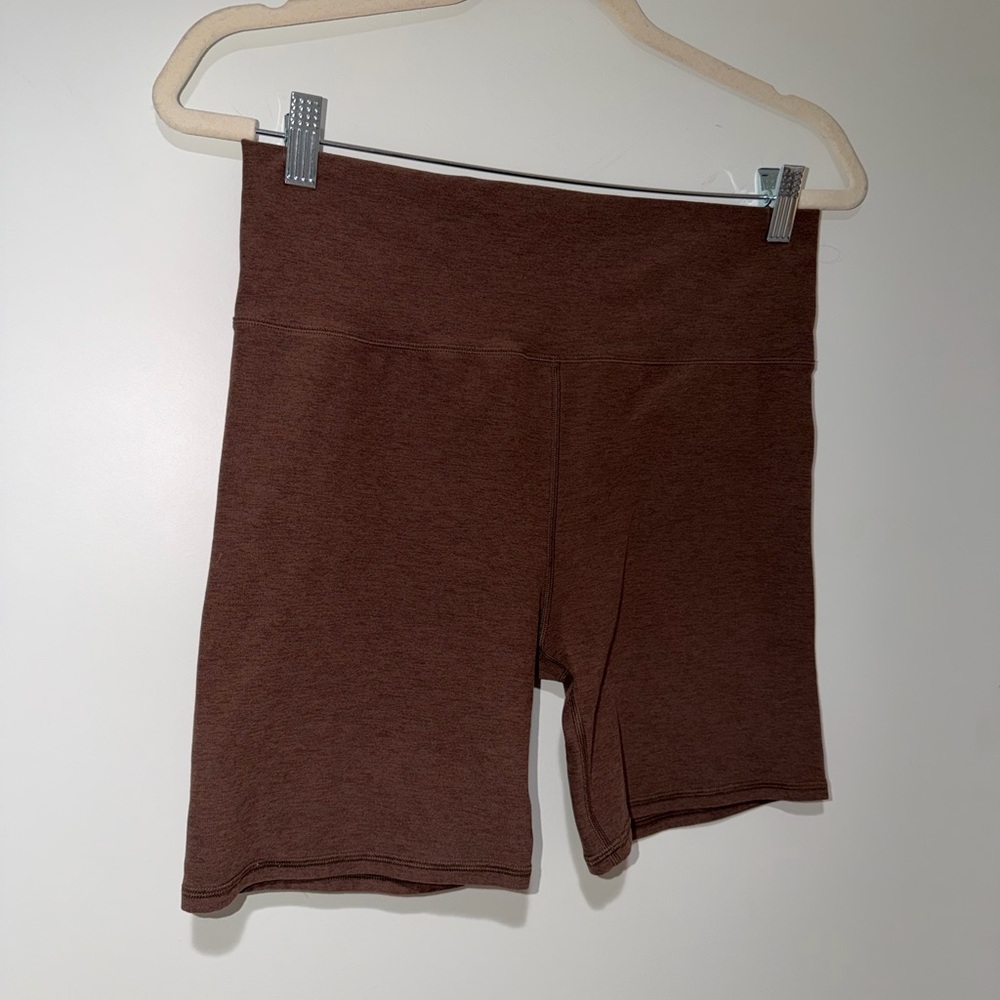 Vuori Clean Elevation High Waist Bike Shorts in Chocolate Heather - Size XL - Picture 4 of 4